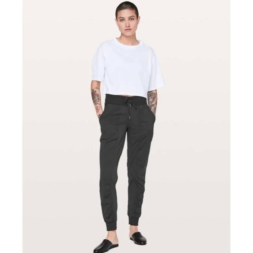 Lululemon Dance Studio Jogger Black W5BF6S Women 6 Mid Rise